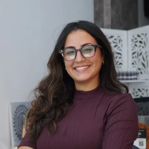Lina Hilali, opticienne et fondatrice de LHoptic, au magasin d'Inezgane